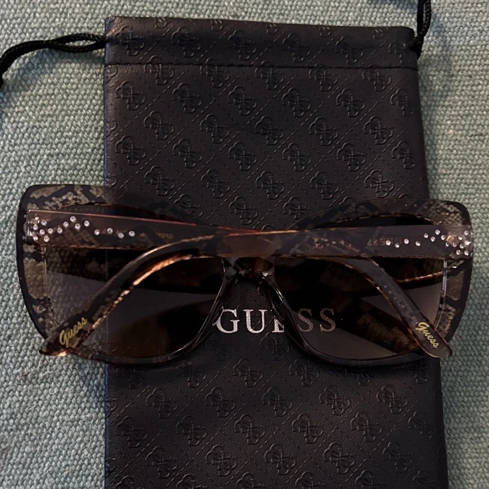 Guess Snake Pattern Tortoise Sunglasses